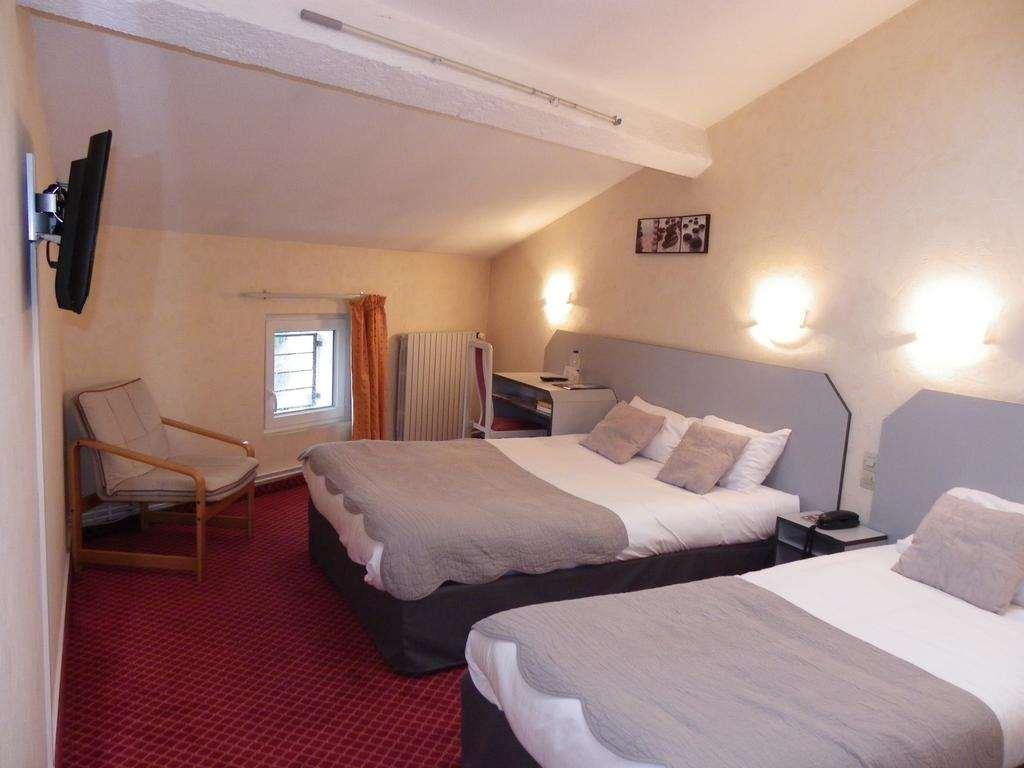 Brit Hotel Bleu Nuit Saintes Rom bilde