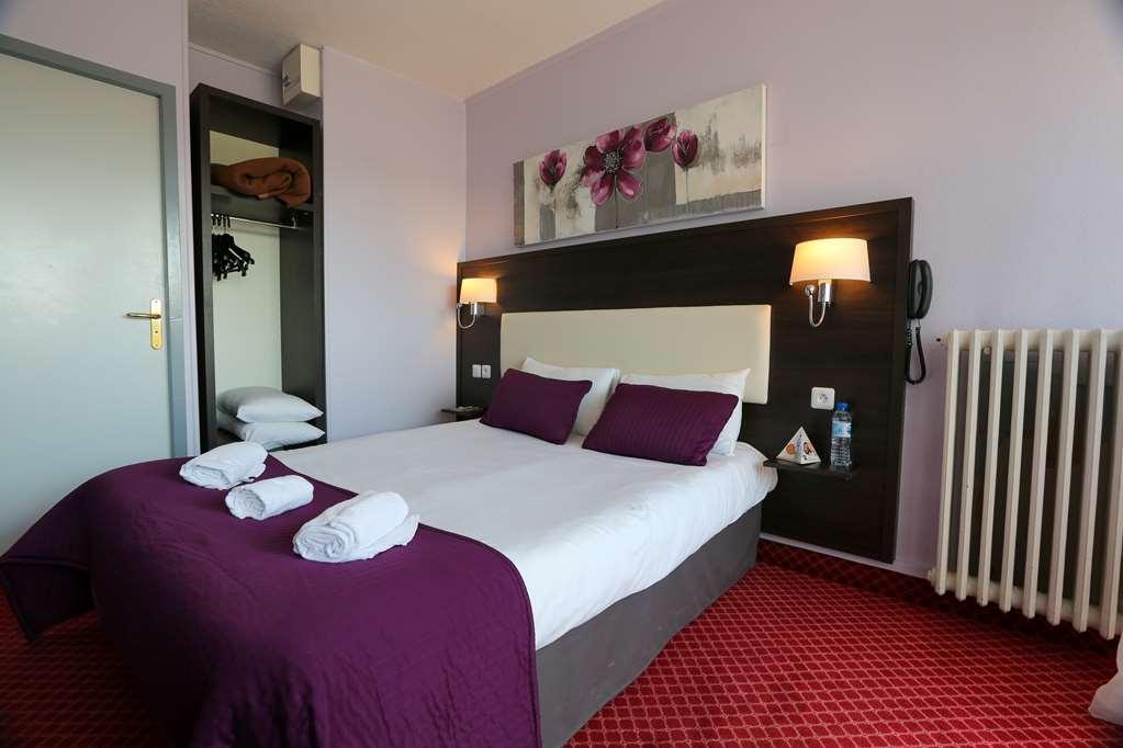 Brit Hotel Bleu Nuit Saintes Rom bilde