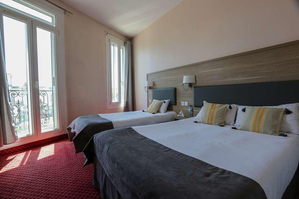 Brit Hotel Bleu Nuit Saintes Rom bilde