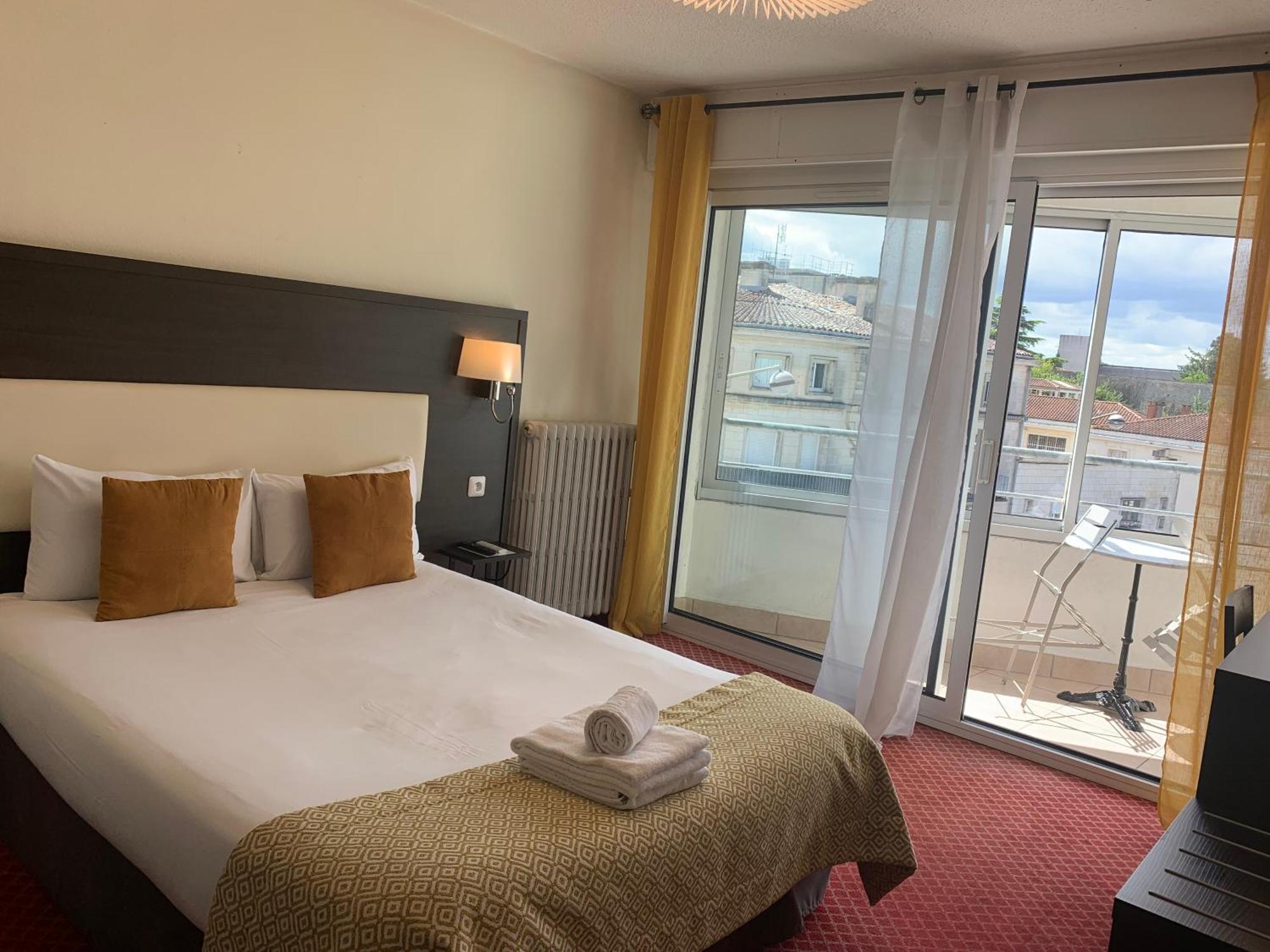 Brit Hotel Bleu Nuit Saintes Eksteriør bilde